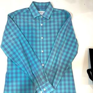 Mizzen & Main Leeward Collection trim fit dress shirt.